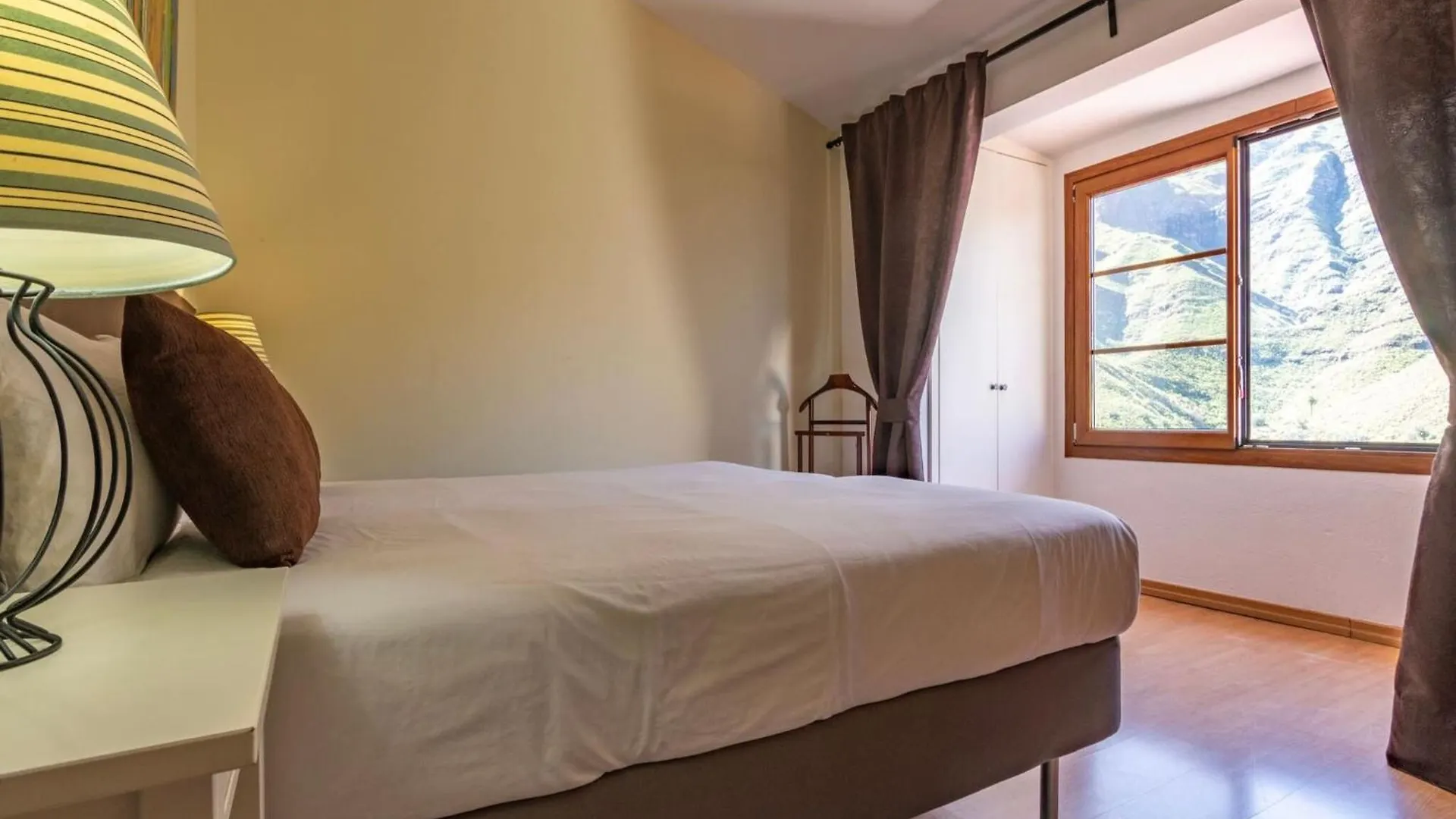 Rural Holiday Home In Agaete With Pool